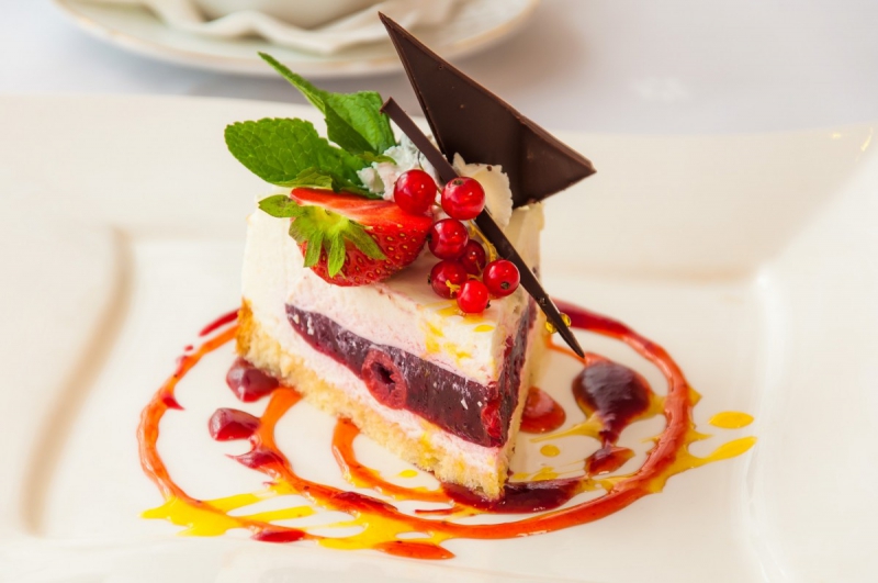 boulangerie-SOLLIES VILLE-min_the_cake_dessert_eating_bun_colorful_sweet_dish_taste_cake_with_cream-941034